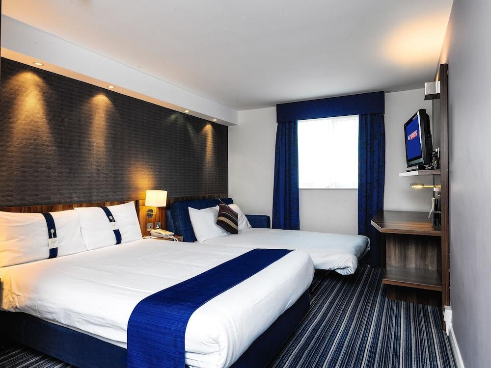 Holiday Inn Express London Gatwick Crawley, An Ihg Hotel Экстерьер фото