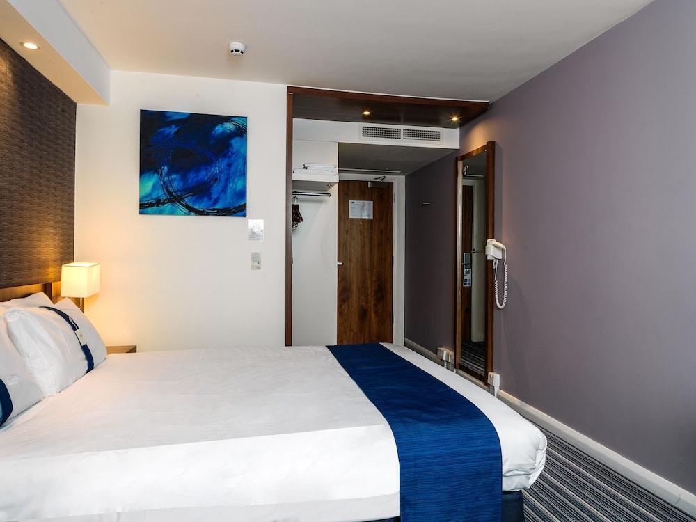 Holiday Inn Express London Gatwick Crawley, An Ihg Hotel Экстерьер фото
