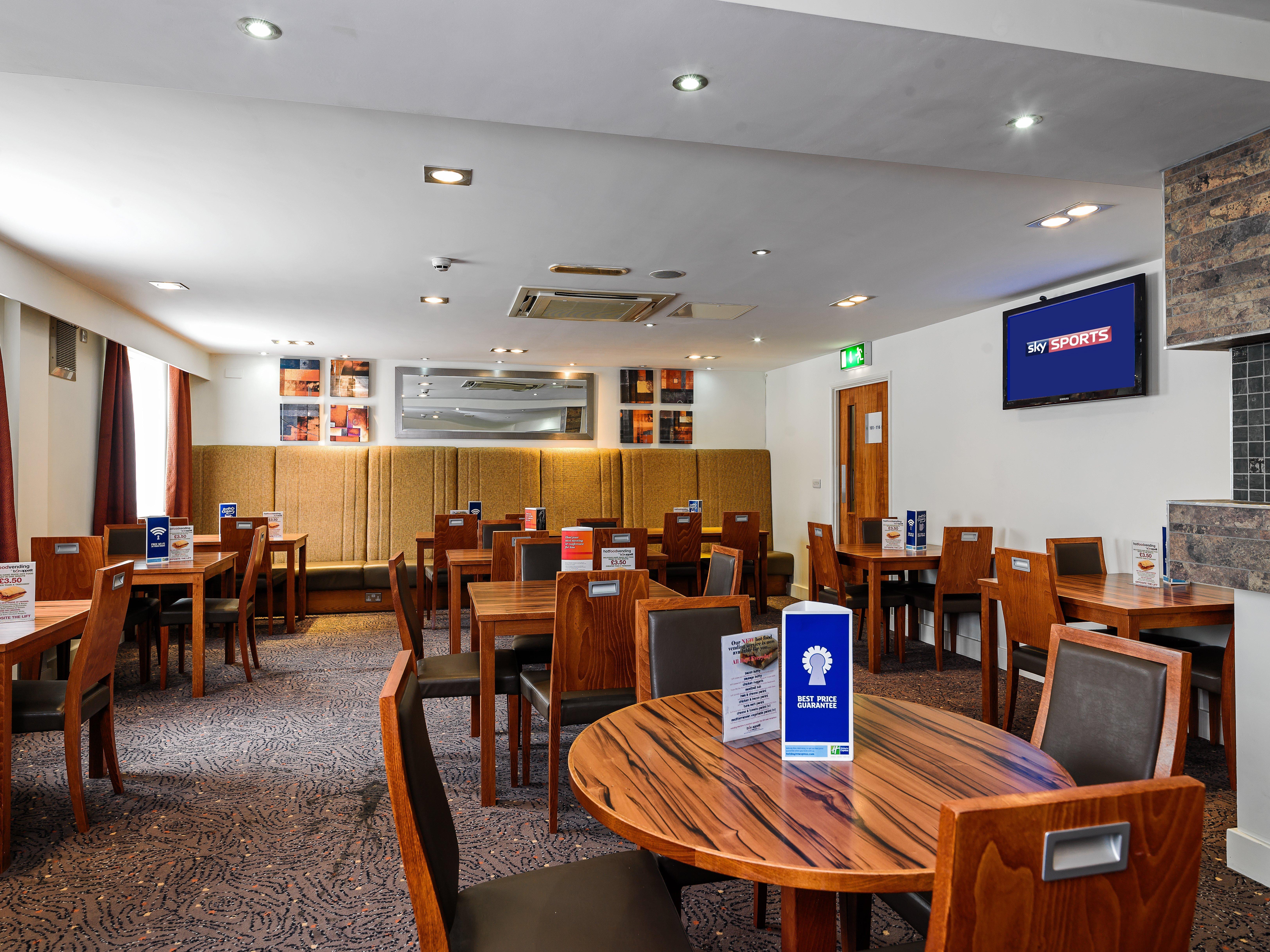 Holiday Inn Express London Gatwick Crawley, An Ihg Hotel Экстерьер фото