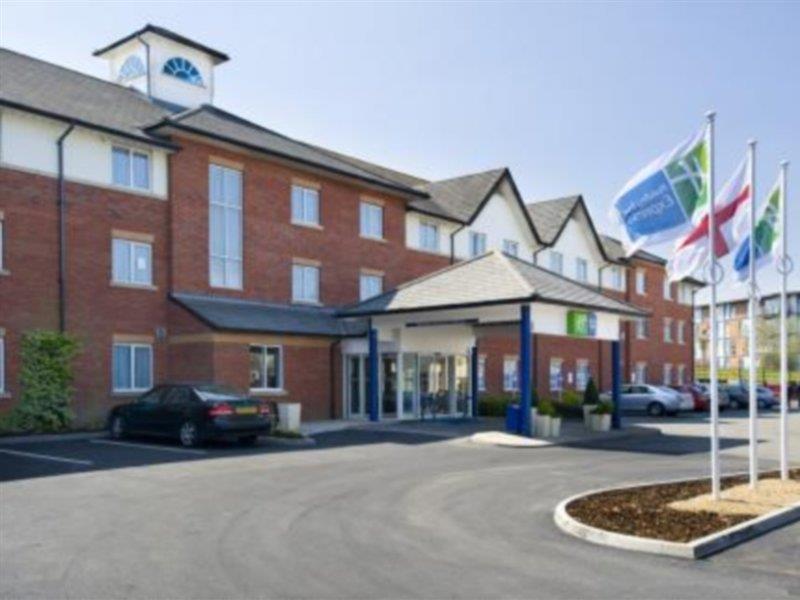 Holiday Inn Express London Gatwick Crawley, An Ihg Hotel Экстерьер фото